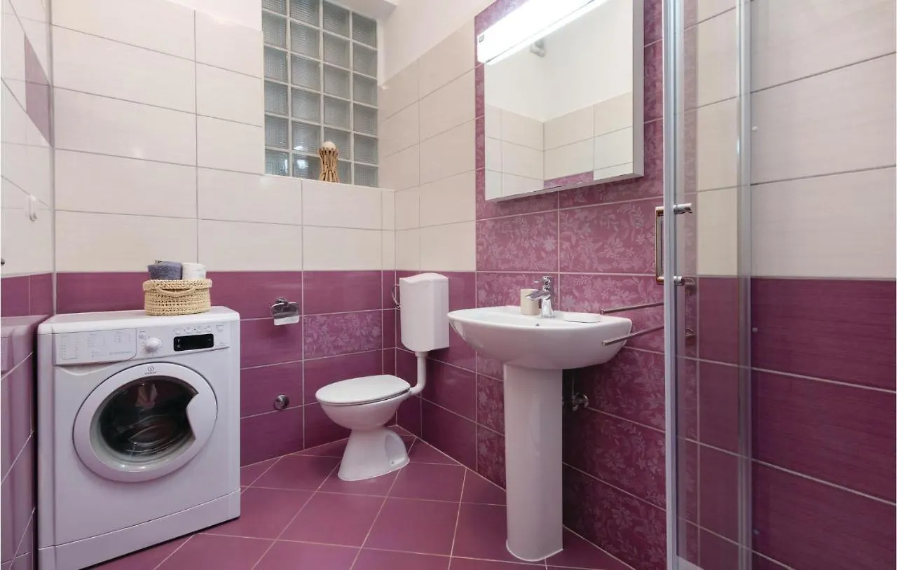 Stunning Apartment In Medulin With Wifi 0*,