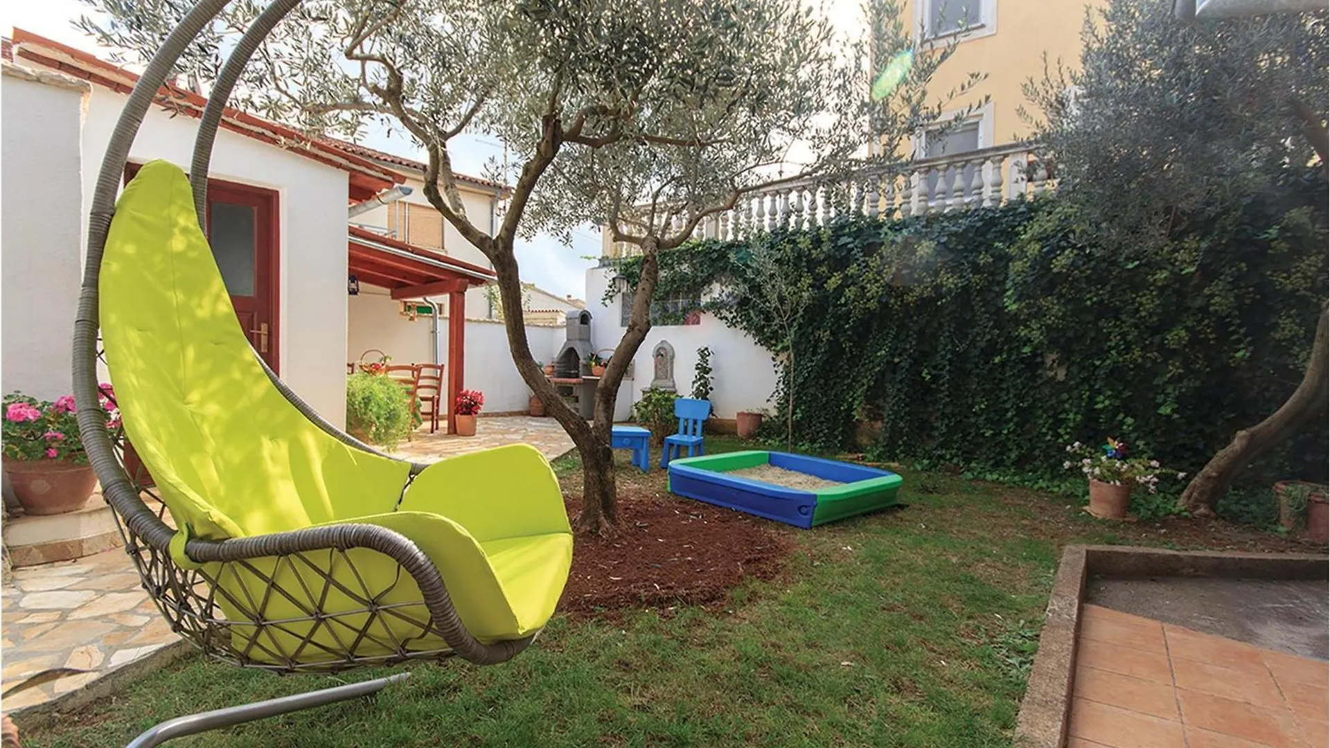 Stunning Apartment In Medulin With Wifi 0*,